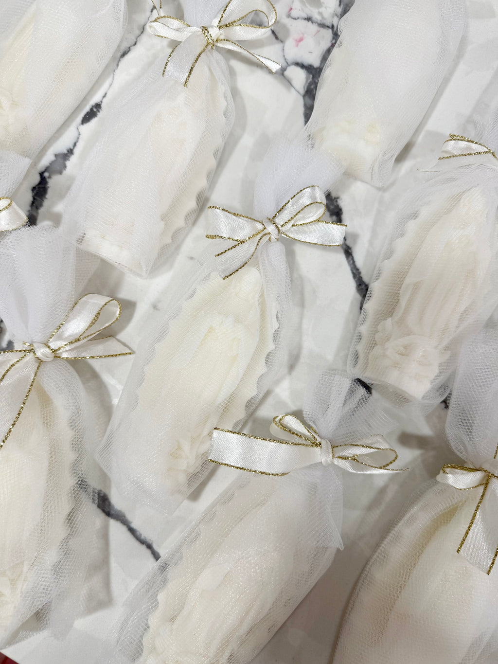 Virgen Mary Favors (Dozen)
