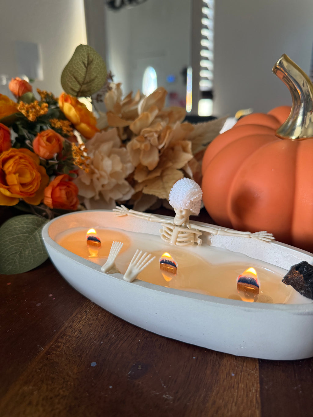 Skeleton Bath Cement Candle