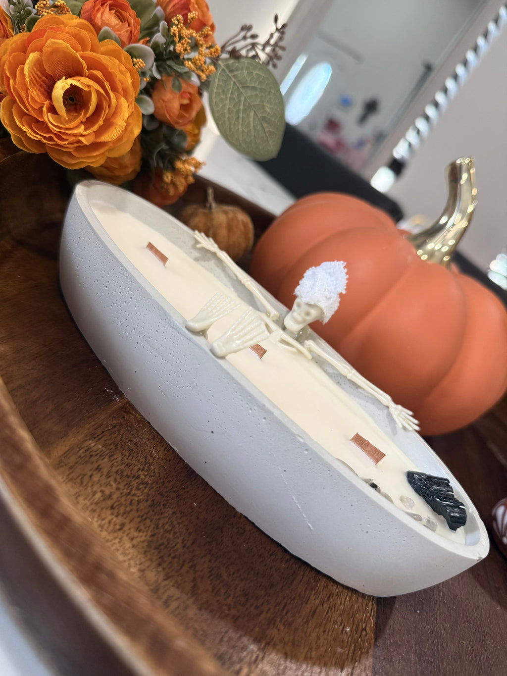 Skeleton Bath Cement Candle