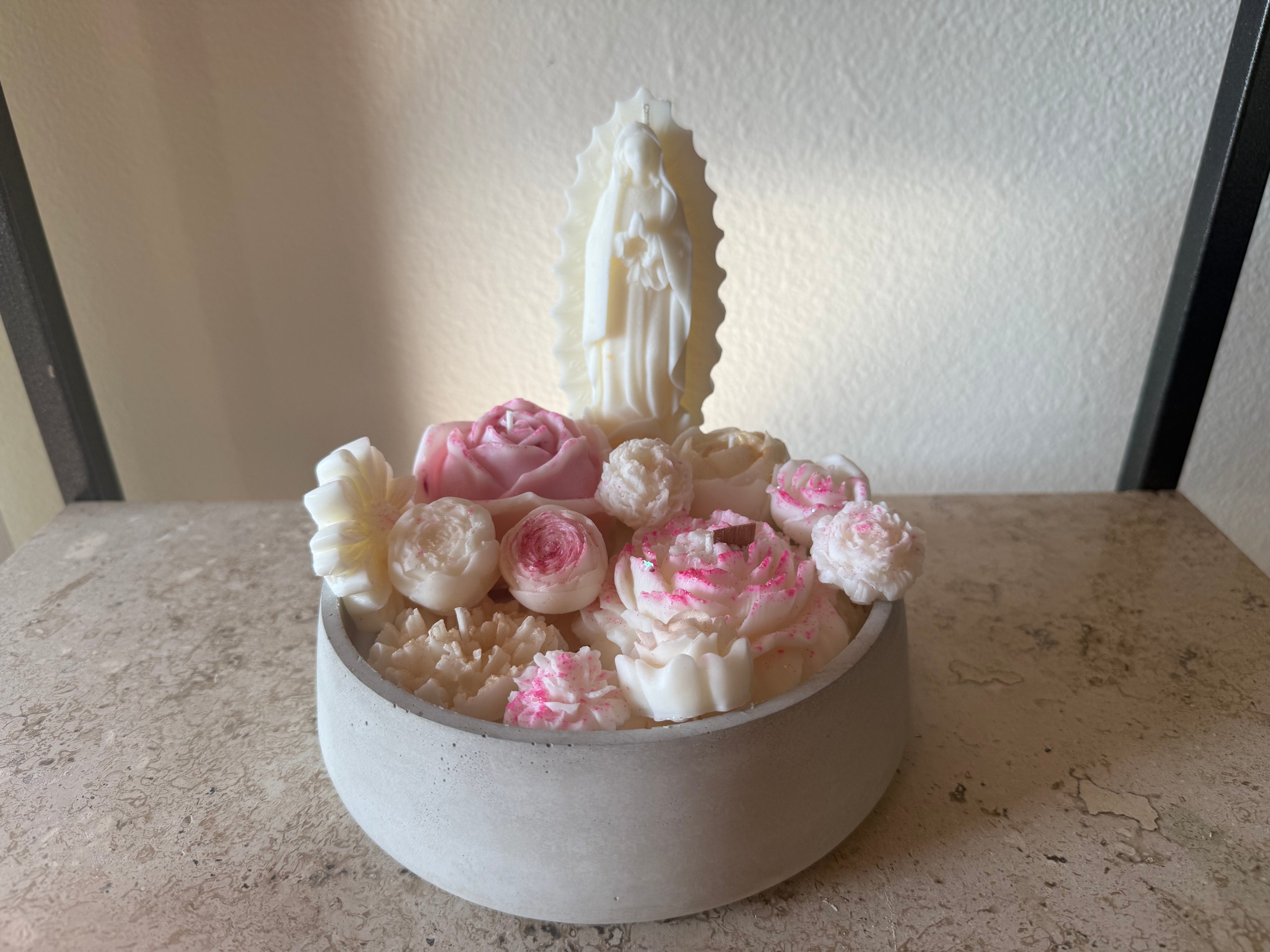 Virgen praying garden